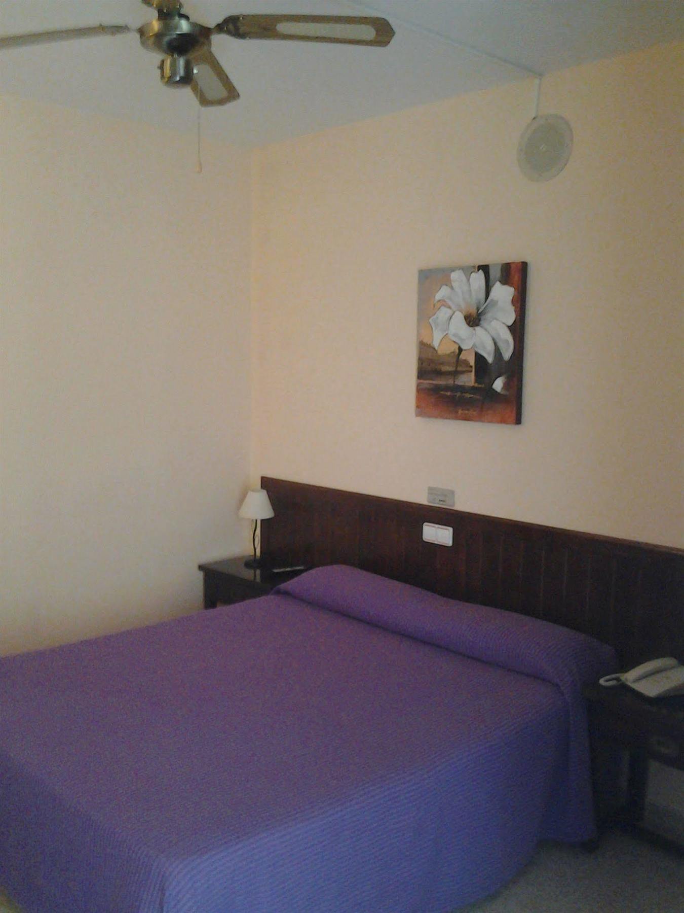 Eurohotel Mahon  Exterior photo